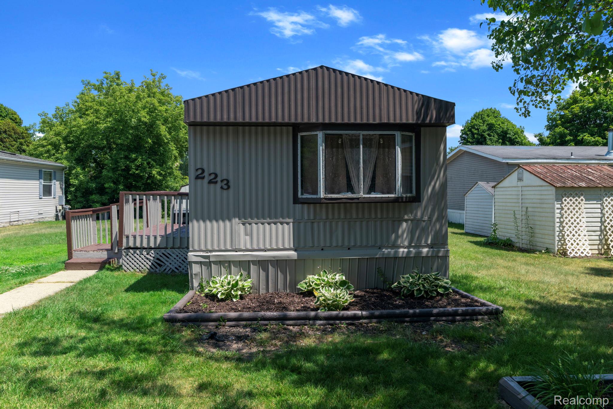 351 North Squirrel Road 223