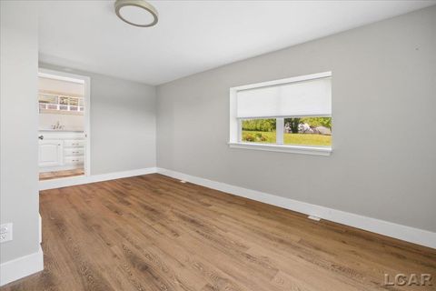 Tiny photo for 1400 Lakeview Drive, Manchester Township, MI 49287 (MLS # 56050209540)