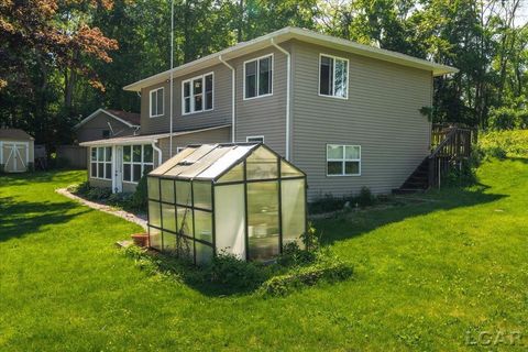 Tiny photo for 1400 Lakeview Drive, Manchester Township, MI 49287 (MLS # 56050209540)