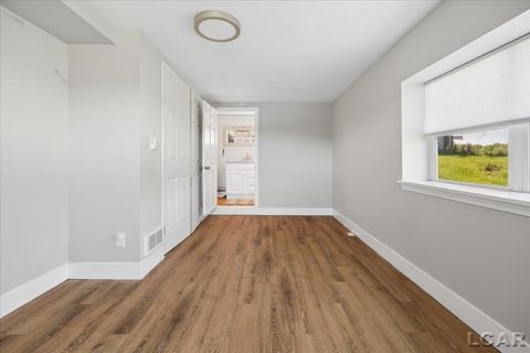 Tiny photo for 1400 Lakeview Drive, Manchester Township, MI 49287 (MLS # 56050209540)