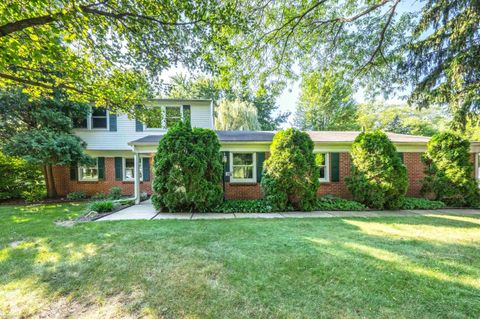 2700 Renshaw Drive Troy City MI 48085