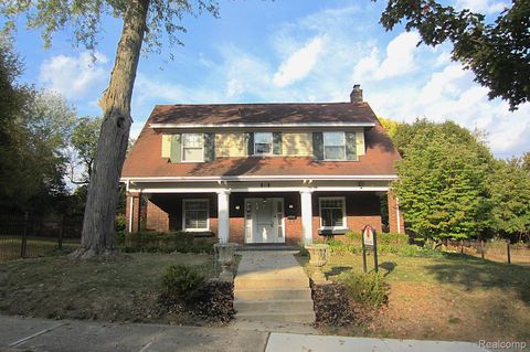 117 E Iroquois Road Pontiac City MI 48341