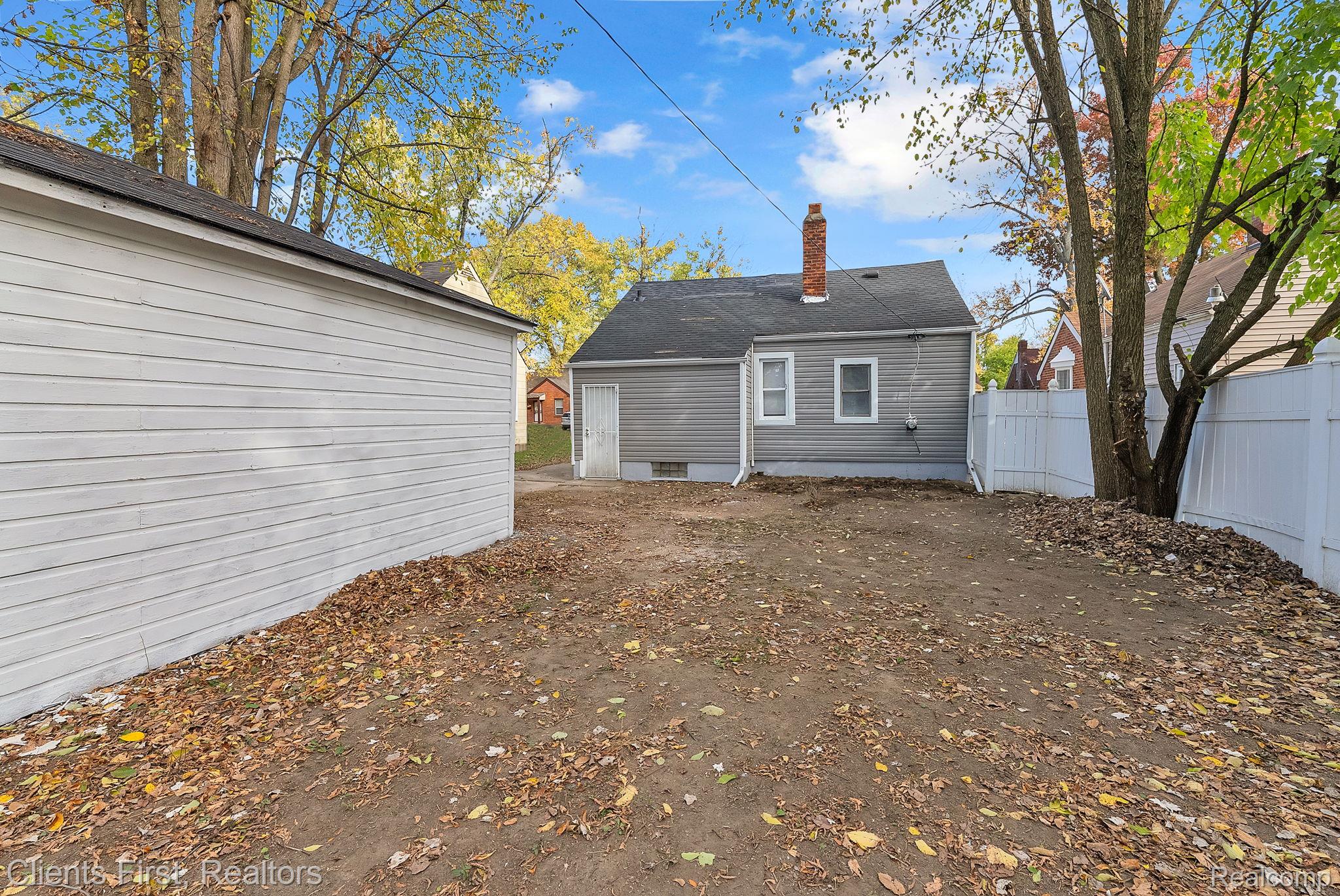 15435 Fielding Street