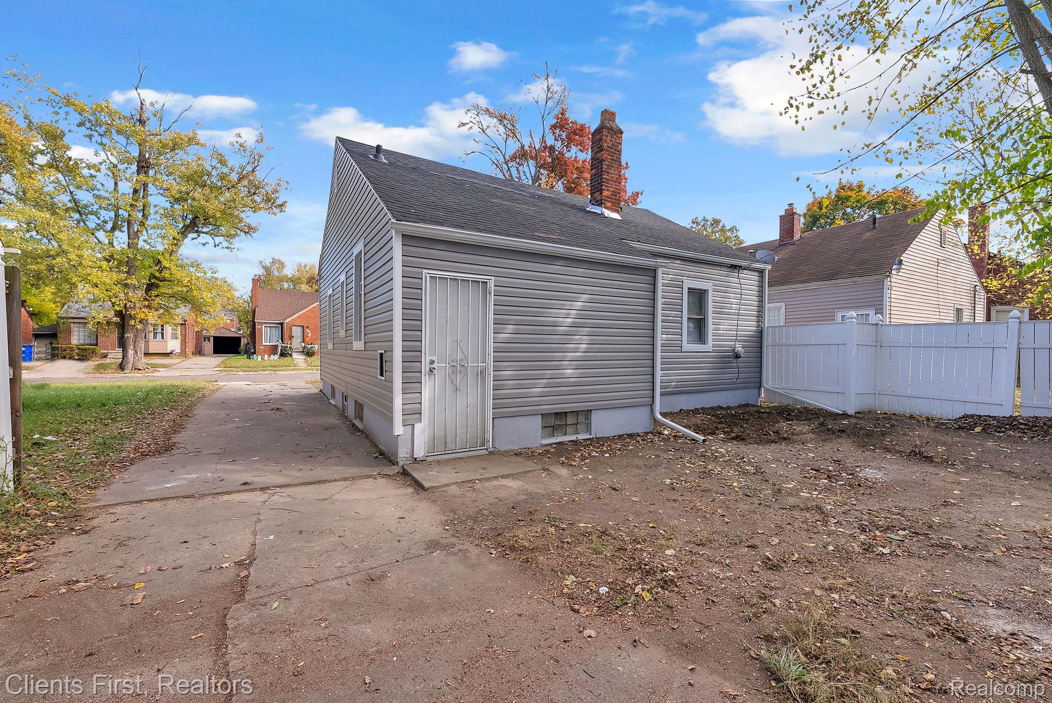 15435 Fielding Street