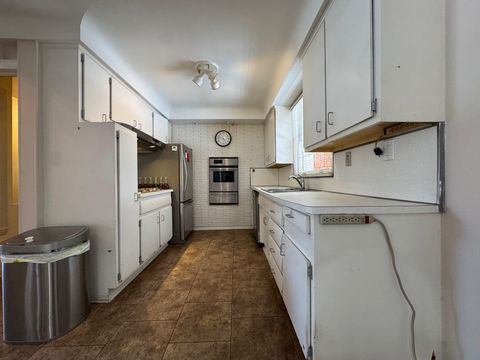 A home in FarmingtonHillsCity_Oakland