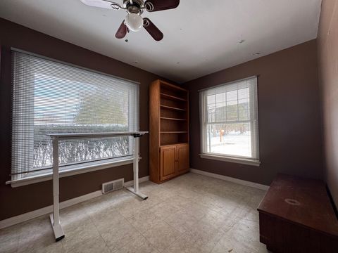 A home in FarmingtonHillsCity_Oakland