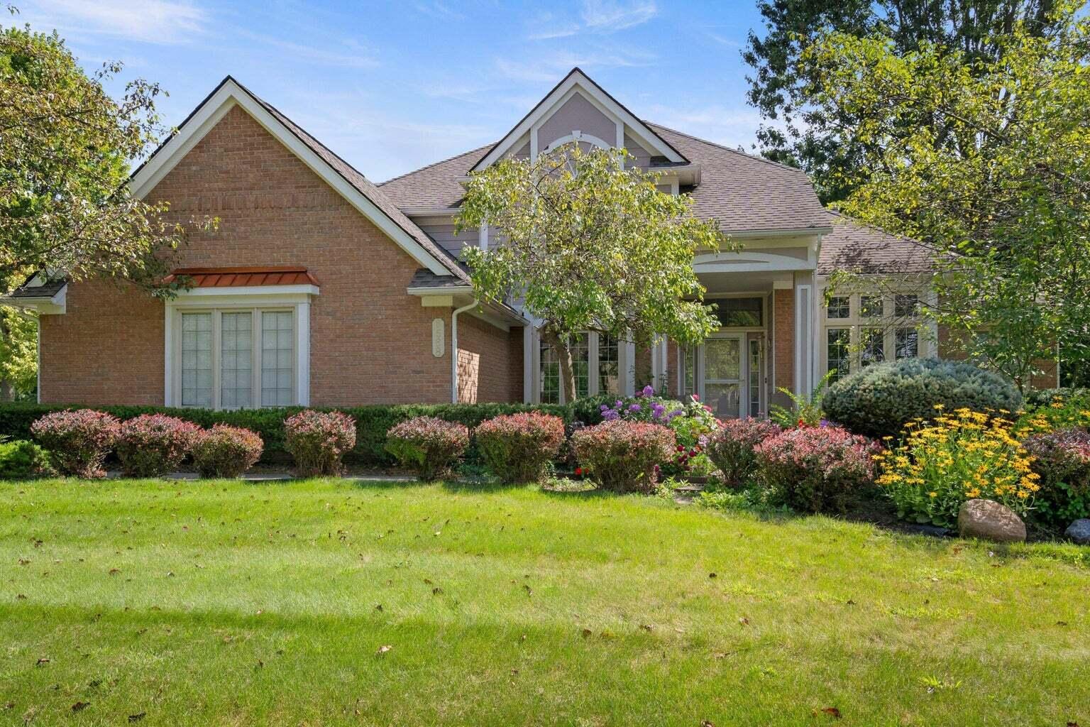 6568 Crabapple Drive