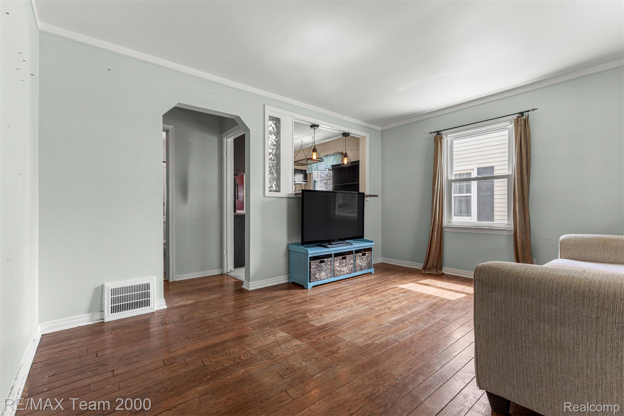 3337 Edgewood Street