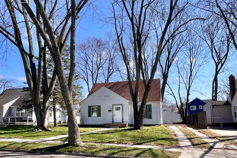 Photo of 2690 Ellwood Avenue, Berkley City, MI 48072 (MLS # 20261022797)