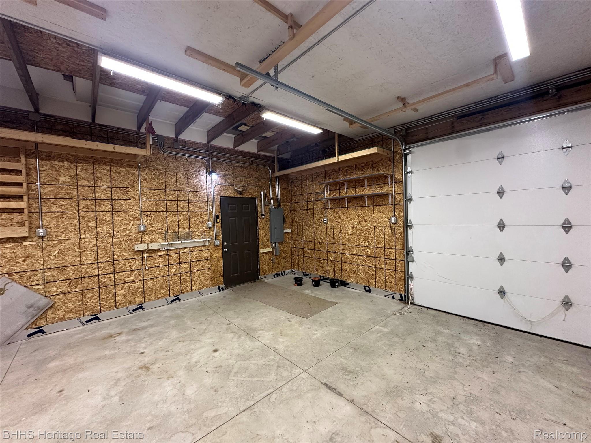 Handy Township, Michigan 48836, United States, 3 Bedrooms Bedrooms, ,2 BathroomsBathrooms,Residential,Pending,181015