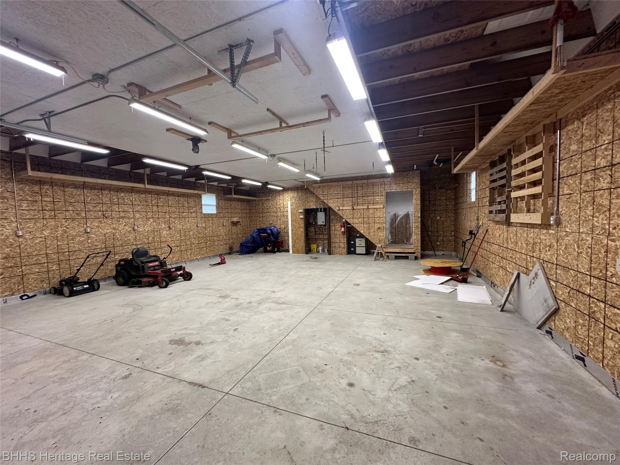 Handy Township, Michigan 48836, United States, 3 Bedrooms Bedrooms, ,2 BathroomsBathrooms,Residential,Pending,181015