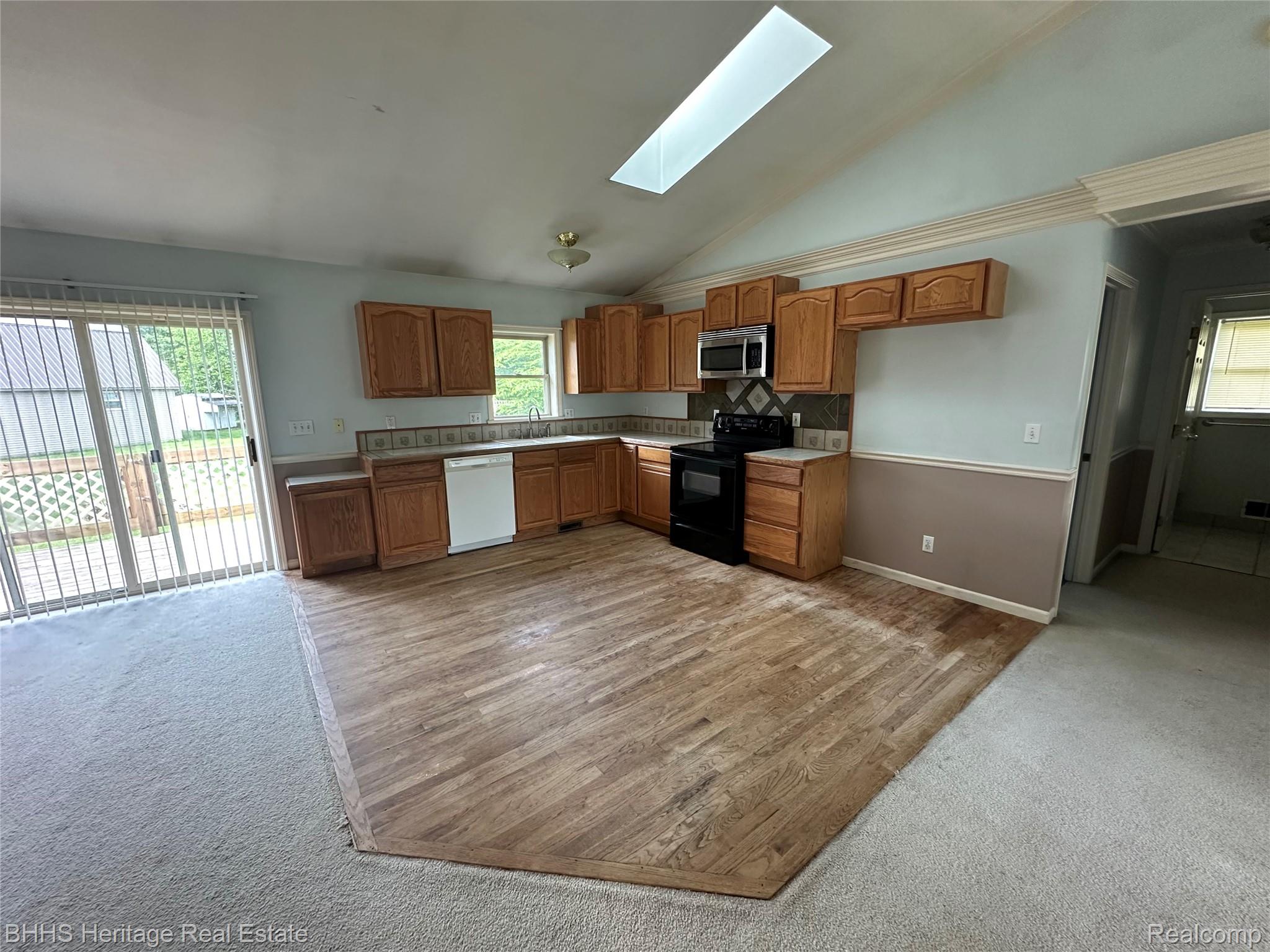 Handy Township, Michigan 48836, United States, 3 Bedrooms Bedrooms, ,2 BathroomsBathrooms,Residential,Pending,181015