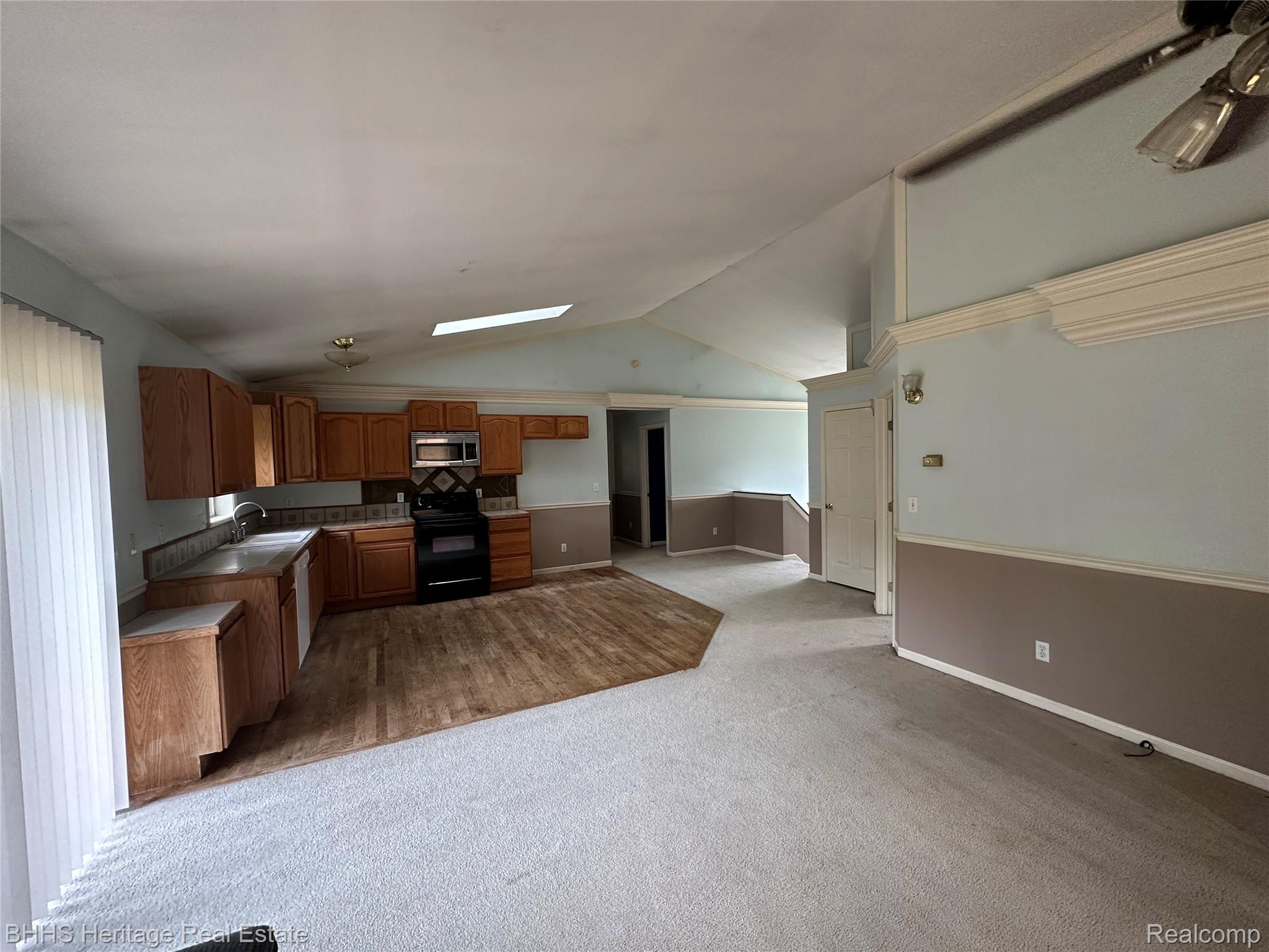 Handy Township, Michigan 48836, United States, 3 Bedrooms Bedrooms, ,2 BathroomsBathrooms,Residential,Pending,181015