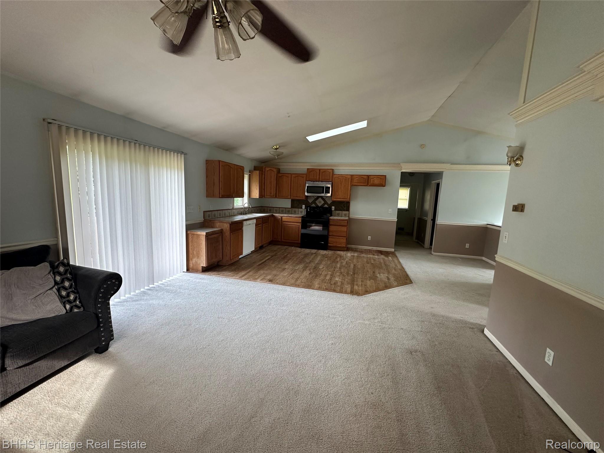 Handy Township, Michigan 48836, United States, 3 Bedrooms Bedrooms, ,2 BathroomsBathrooms,Residential,Pending,181015