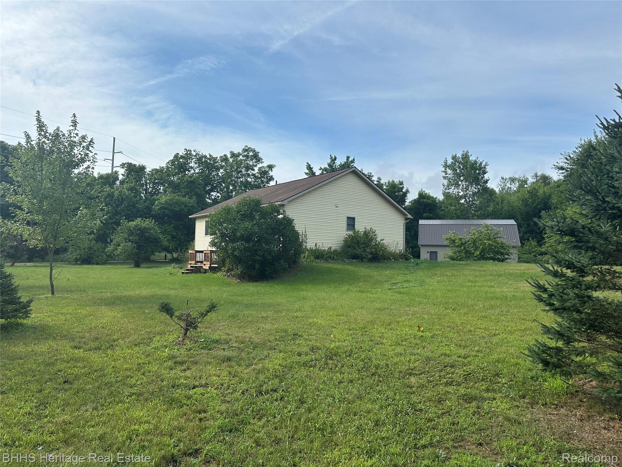 Handy Township, Michigan 48836, United States, 3 Bedrooms Bedrooms, ,2 BathroomsBathrooms,Residential,Pending,181015