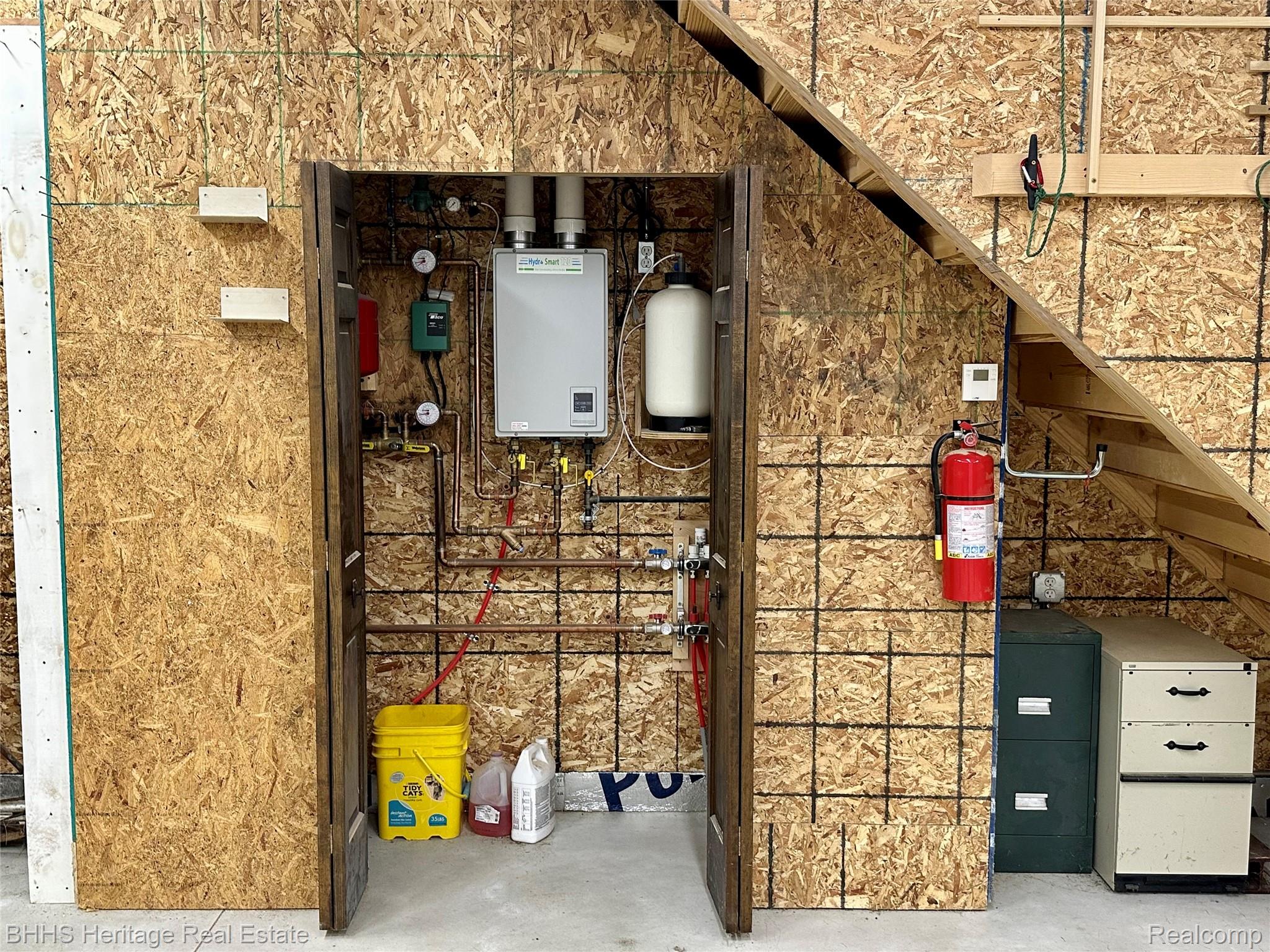 Handy Township, Michigan 48836, United States, 3 Bedrooms Bedrooms, ,2 BathroomsBathrooms,Residential,Pending,181015