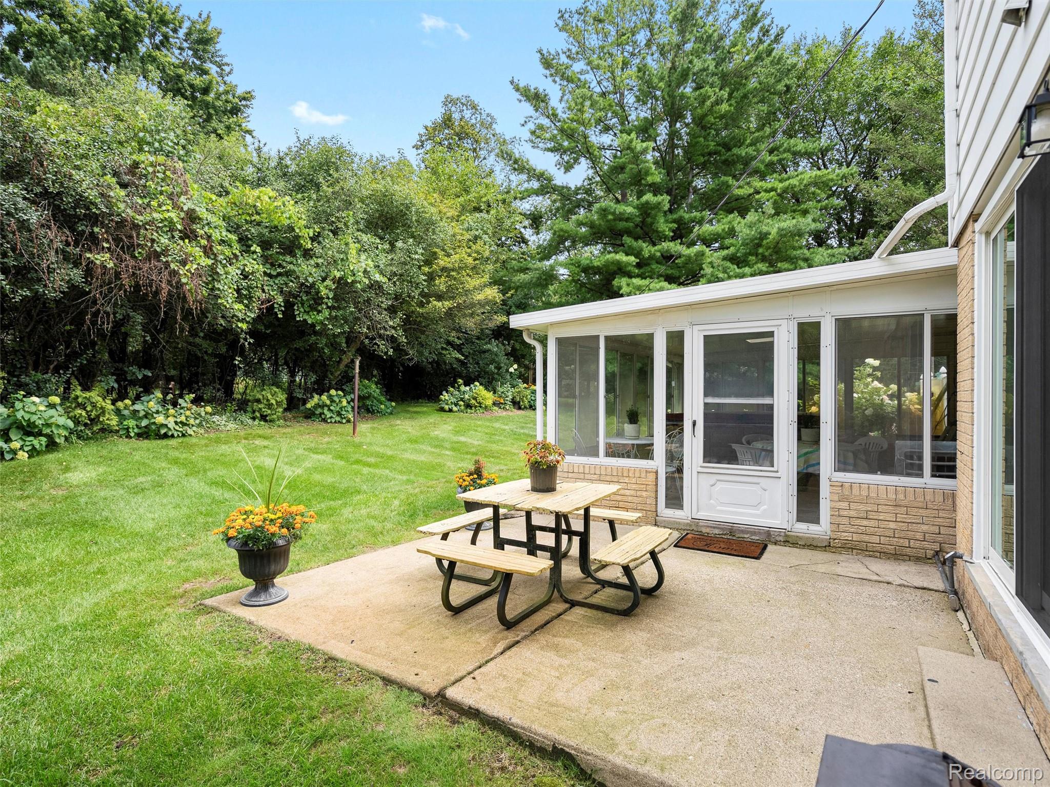 29876 Northbrook Street