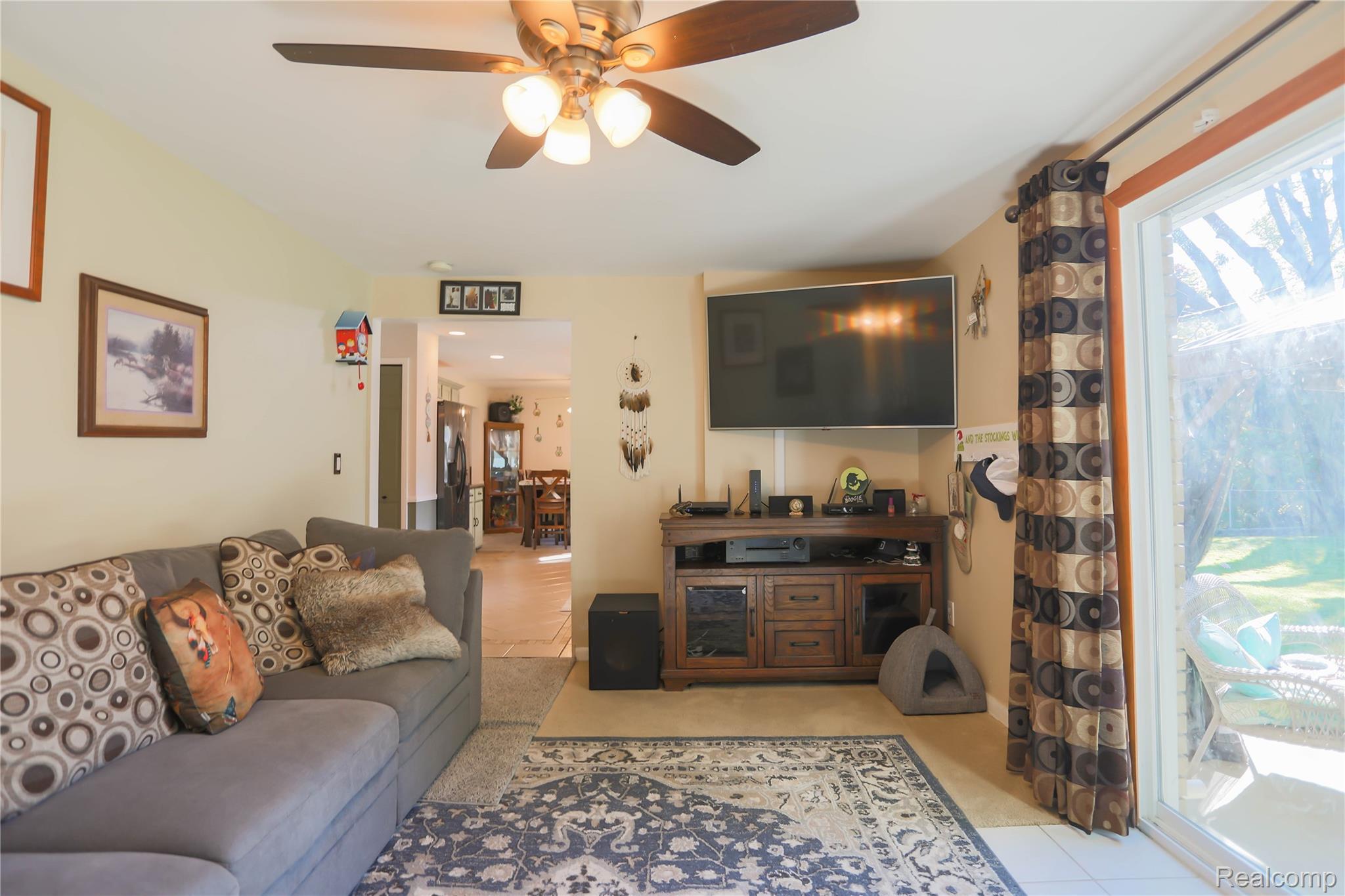 Clinton Charter Township, Michigan 48035, United States, 4 Bedrooms Bedrooms, ,3 BathroomsBathrooms,Residential,Pending,217437