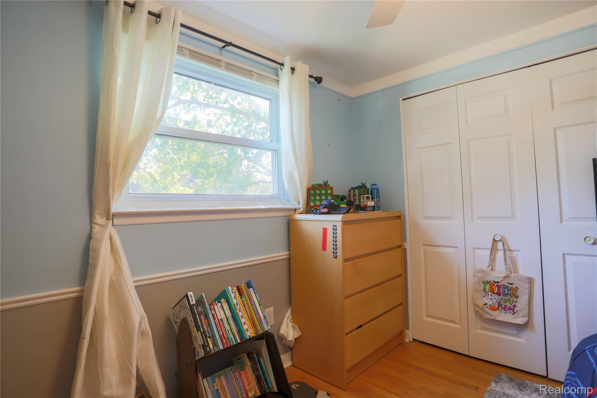 Clinton Charter Township, Michigan 48035, United States, 4 Bedrooms Bedrooms, ,3 BathroomsBathrooms,Residential,Pending,217437