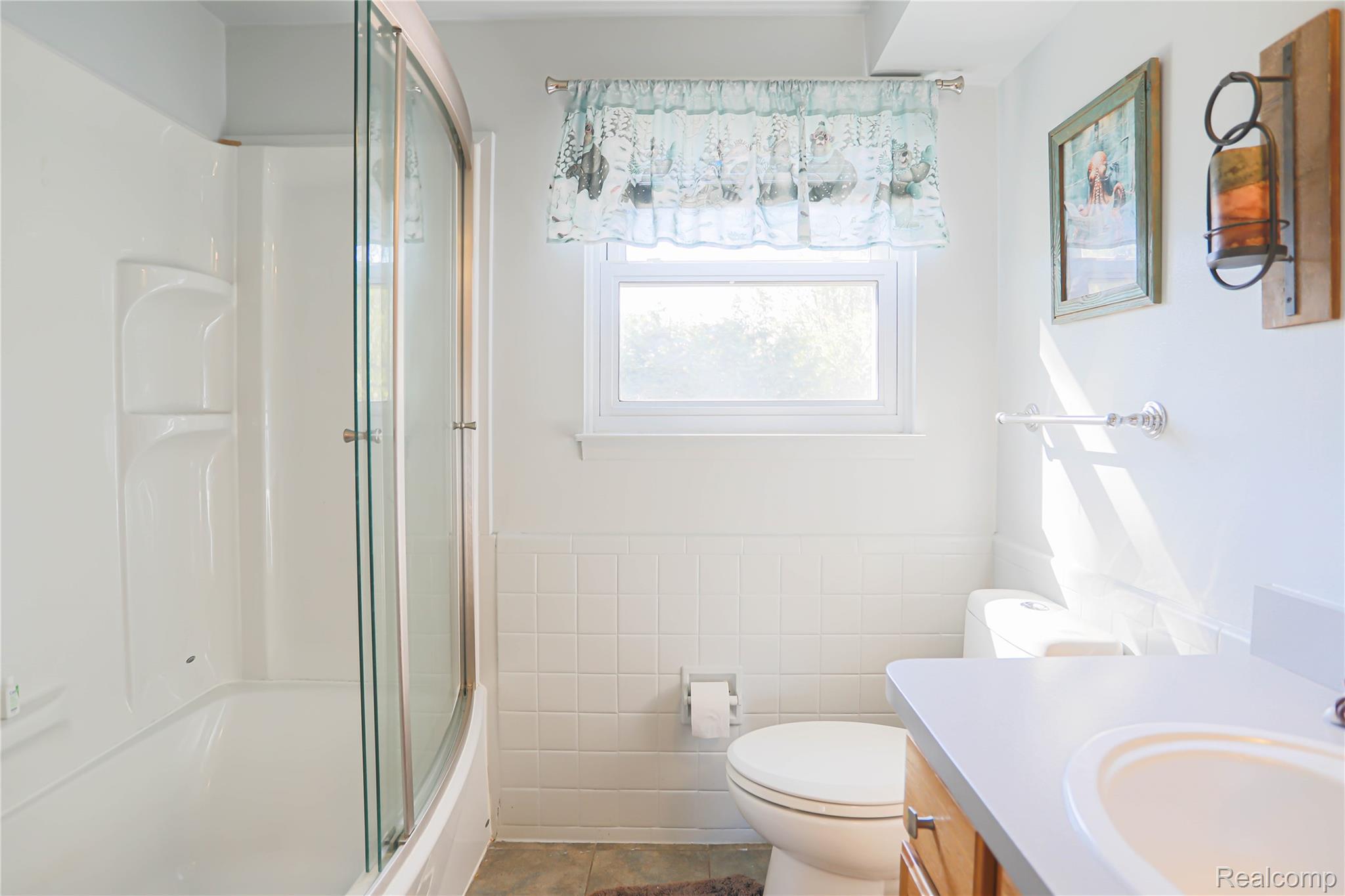 Clinton Charter Township, Michigan 48035, United States, 4 Bedrooms Bedrooms, ,3 BathroomsBathrooms,Residential,Pending,217437