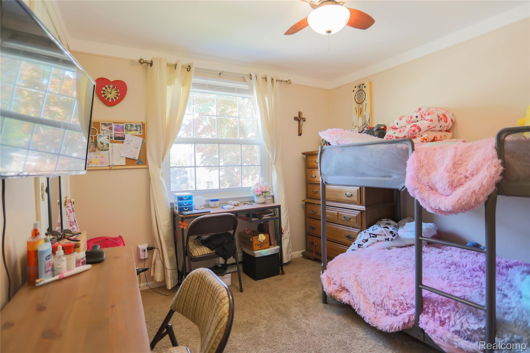 Clinton Charter Township, Michigan 48035, United States, 4 Bedrooms Bedrooms, ,3 BathroomsBathrooms,Residential,Pending,217437