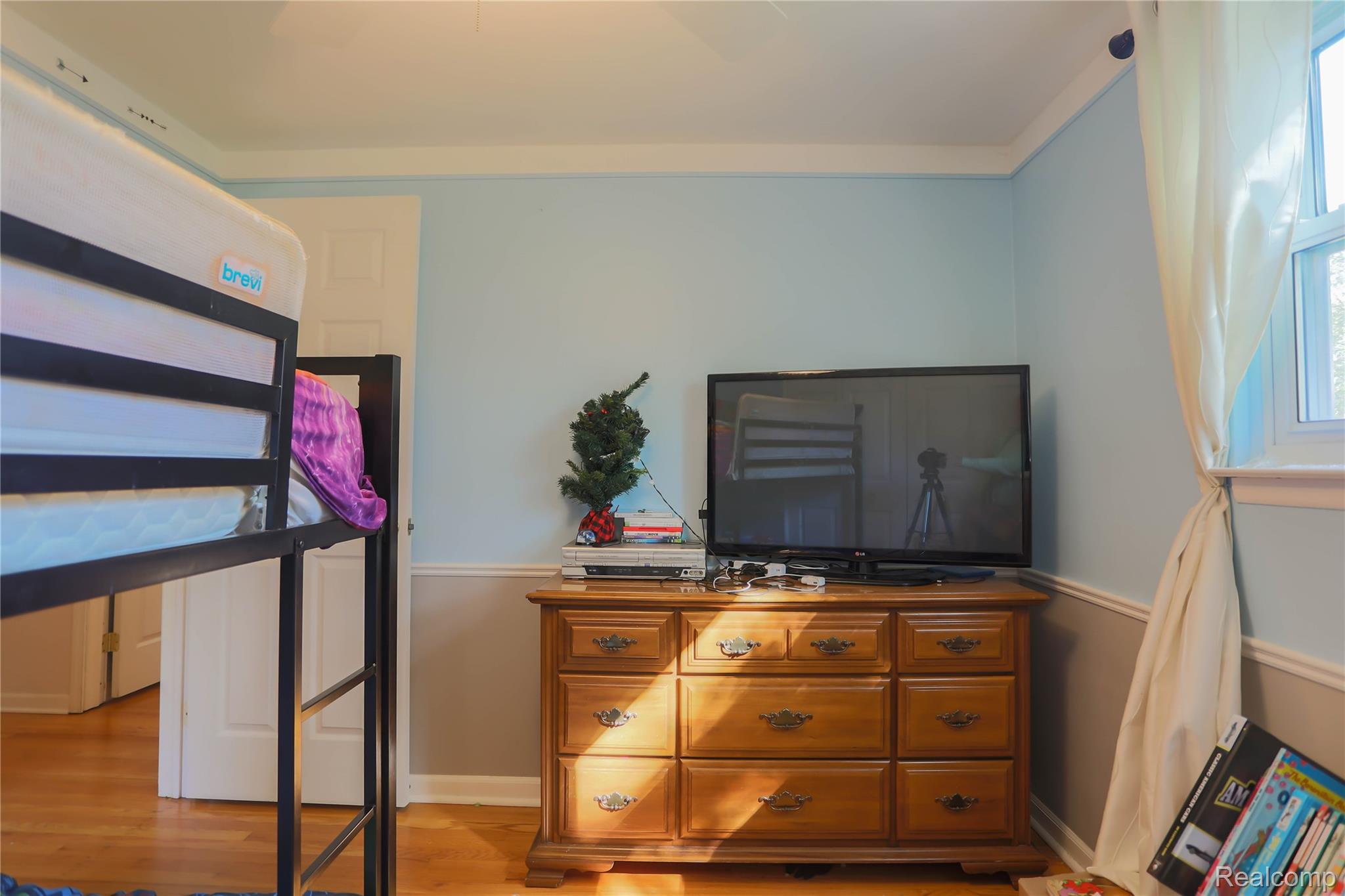 Clinton Charter Township, Michigan 48035, United States, 4 Bedrooms Bedrooms, ,3 BathroomsBathrooms,Residential,Pending,217437