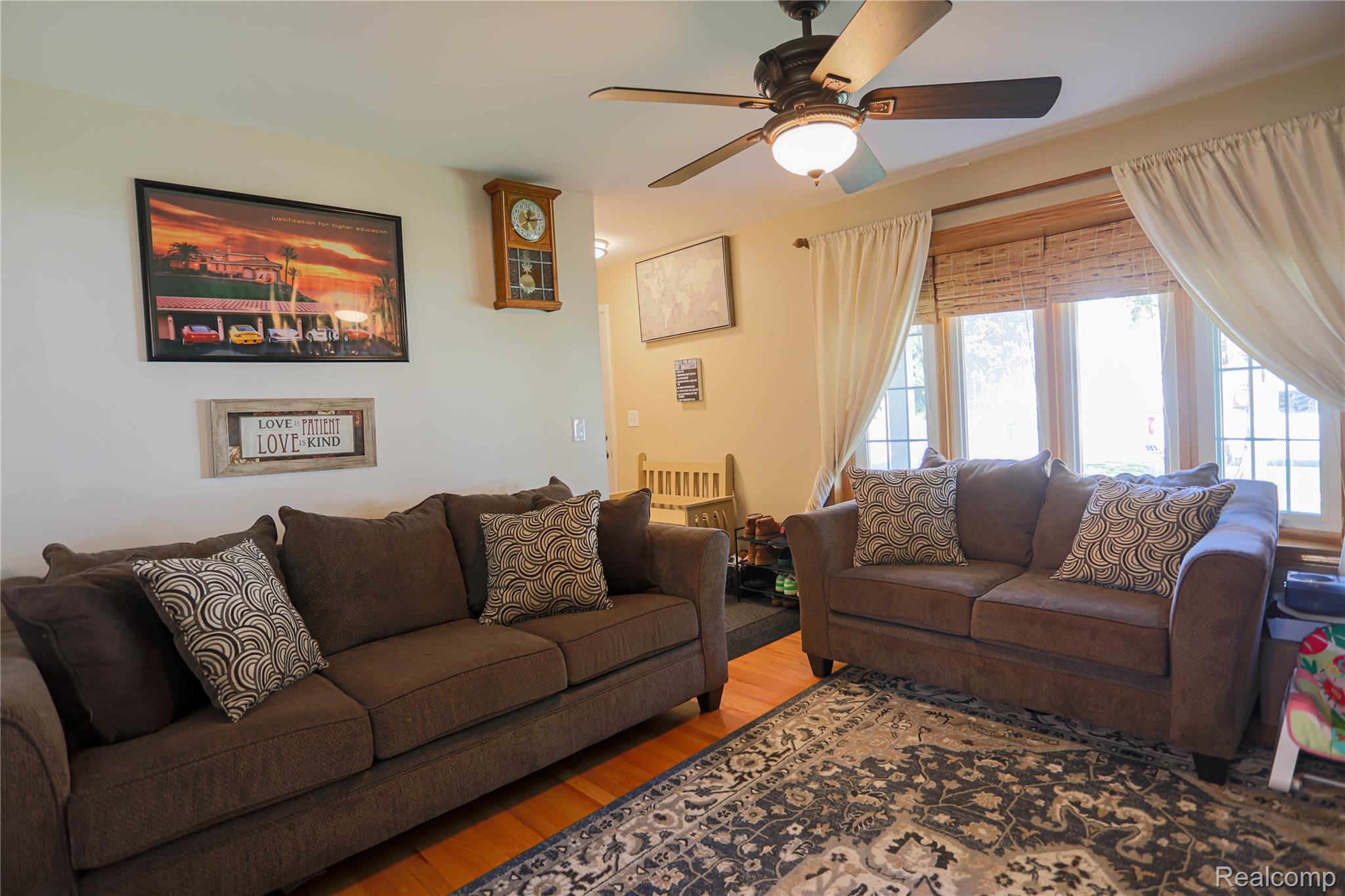 Clinton Charter Township, Michigan 48035, United States, 4 Bedrooms Bedrooms, ,3 BathroomsBathrooms,Residential,Pending,217437