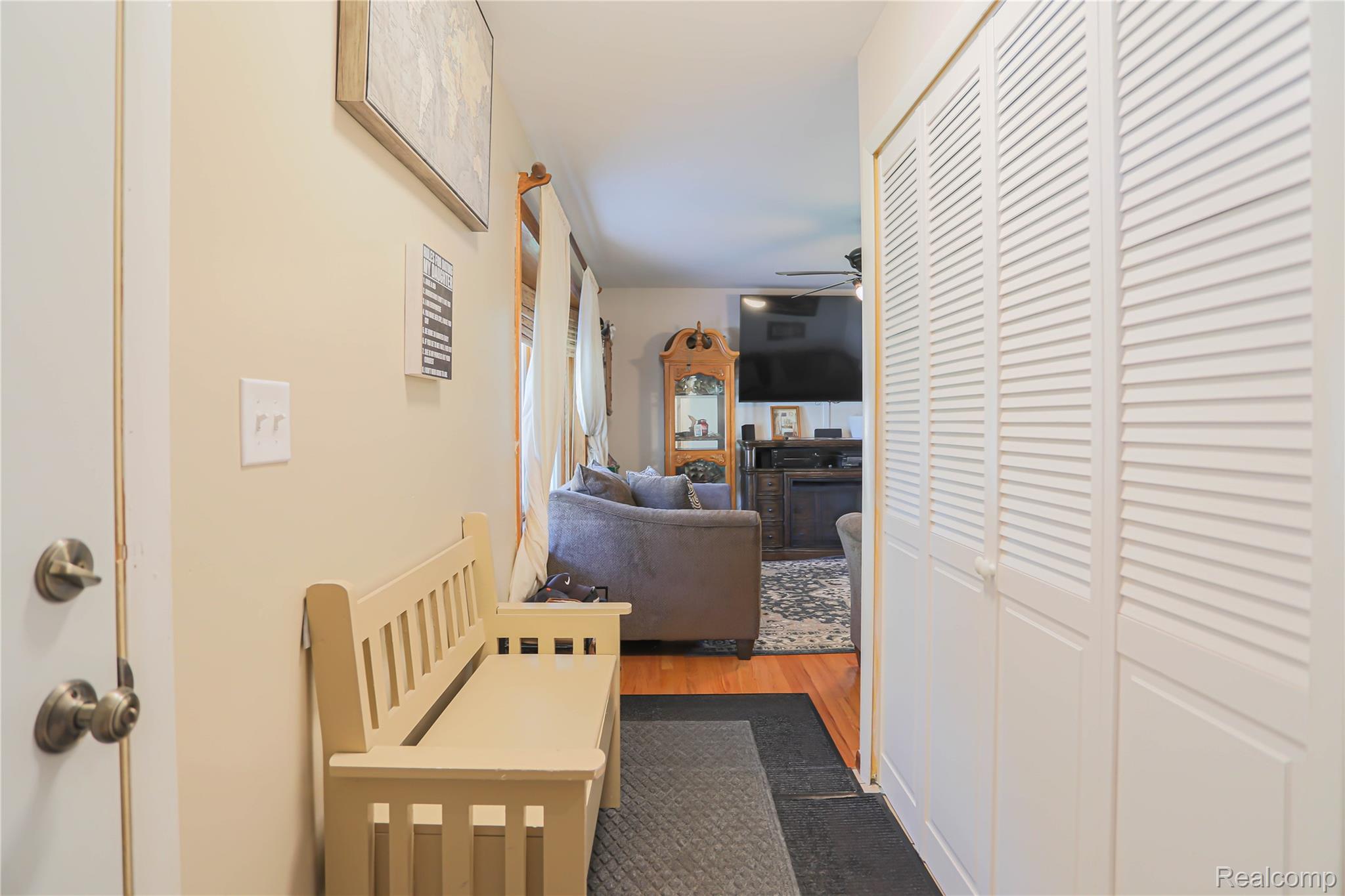 Clinton Charter Township, Michigan 48035, United States, 4 Bedrooms Bedrooms, ,3 BathroomsBathrooms,Residential,Pending,217437