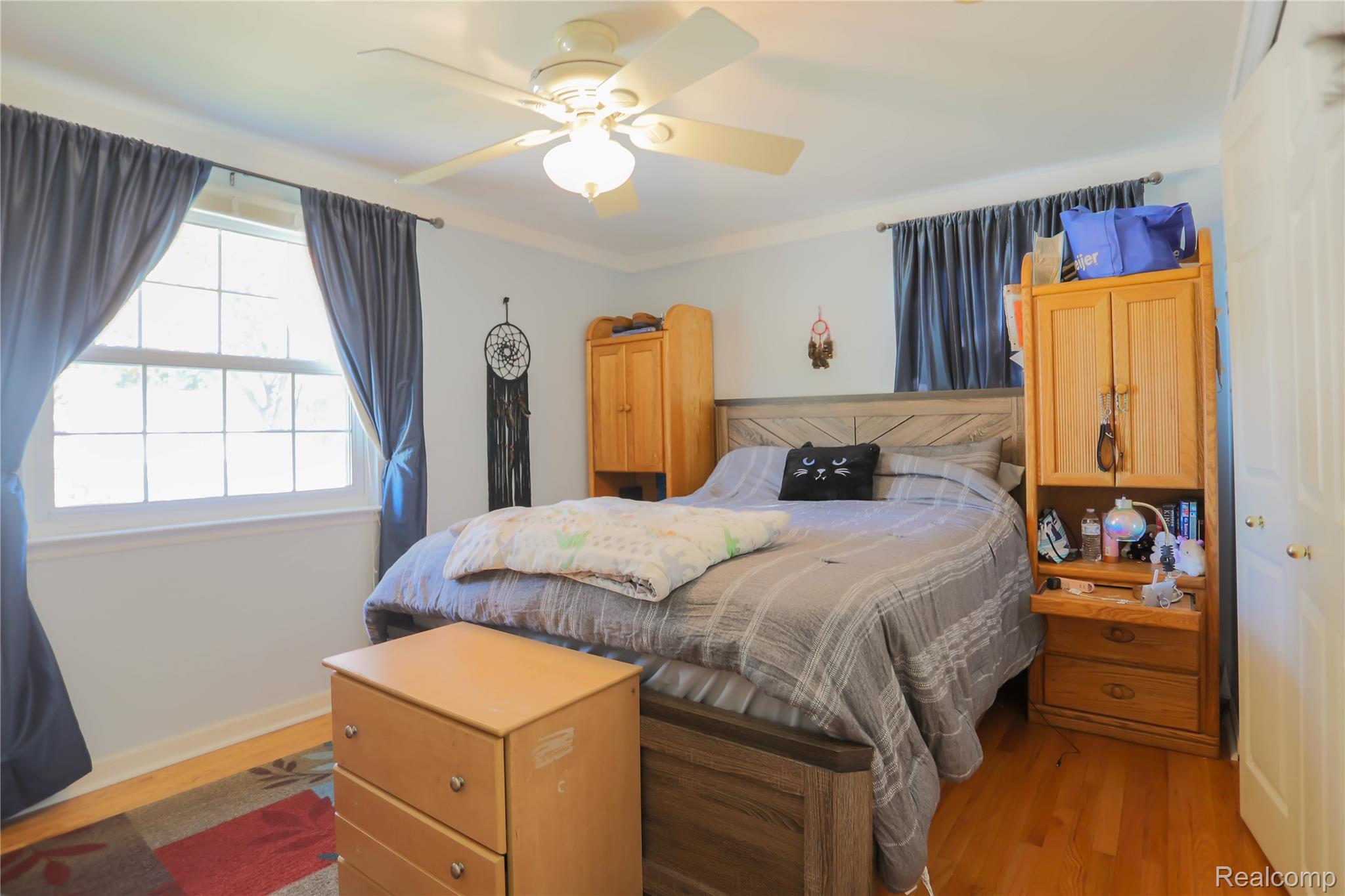 Clinton Charter Township, Michigan 48035, United States, 4 Bedrooms Bedrooms, ,3 BathroomsBathrooms,Residential,Pending,217437