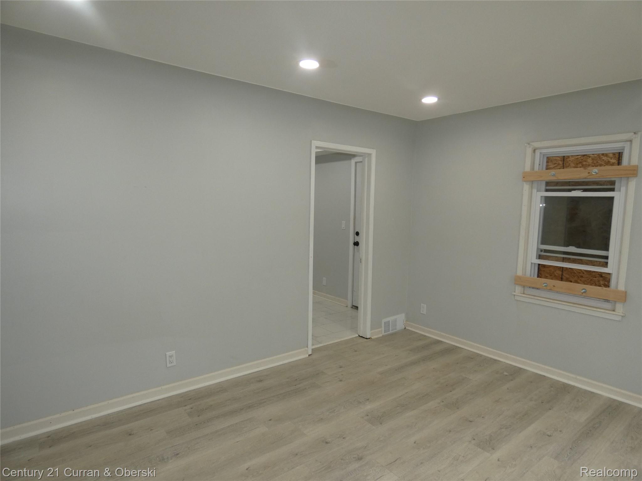 15835 Evergreen Road