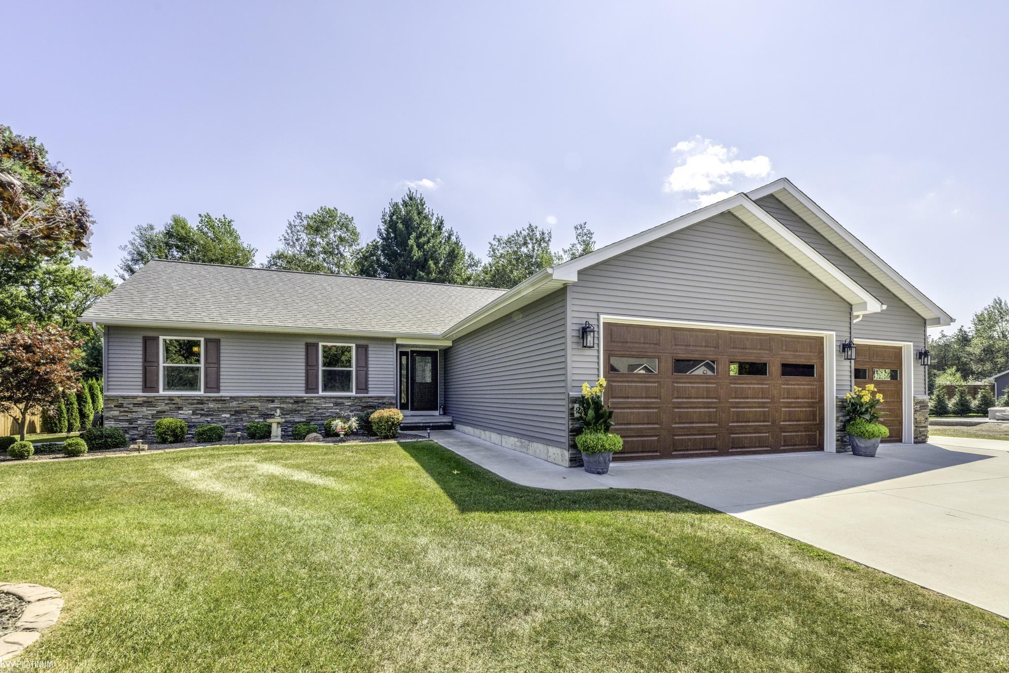 2048 E Edward Lane