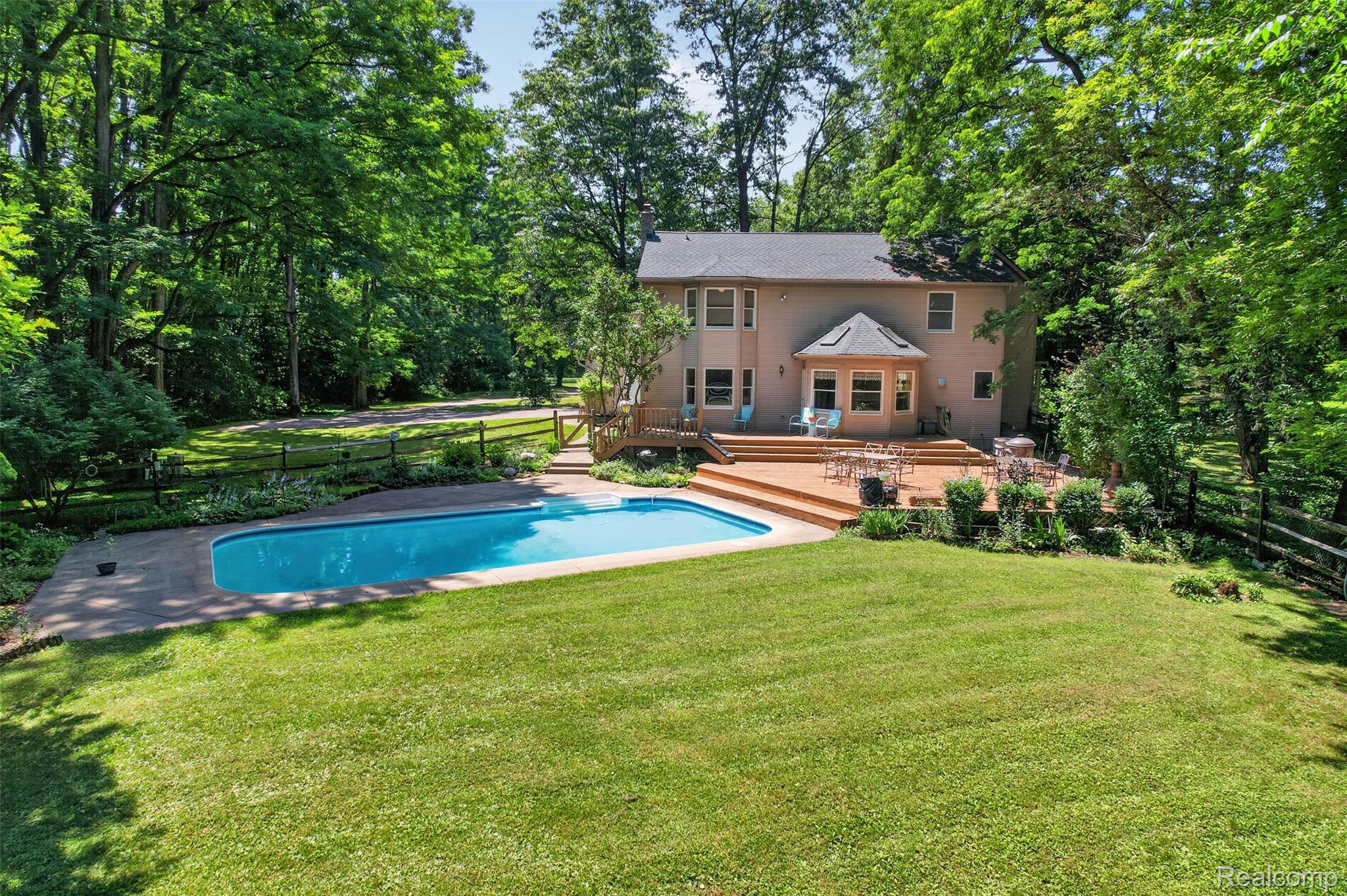 1919 Fox Ridge Drive