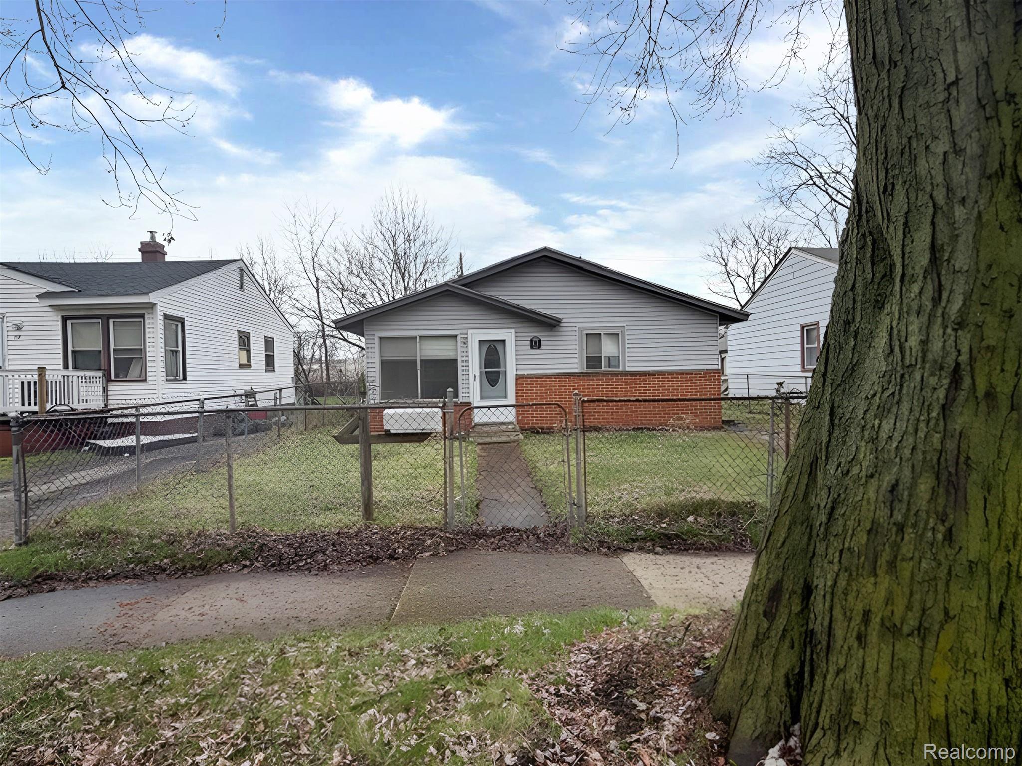 41 E Sheffield Avenue