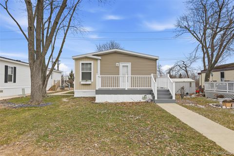 33 Bluebird Hill Drive Orion Charter Township MI 48359