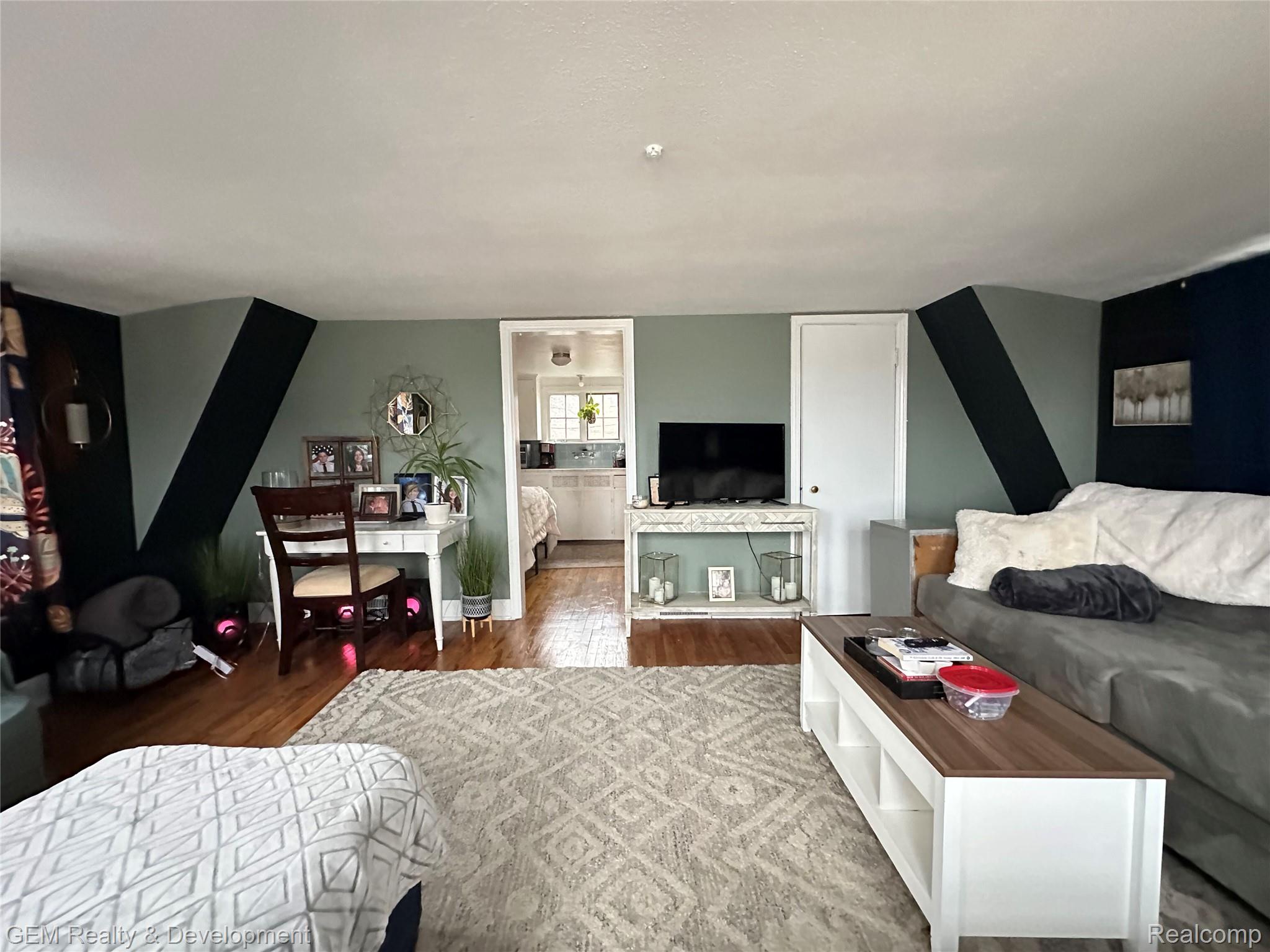671 S. Main Street, Unit #2 Street