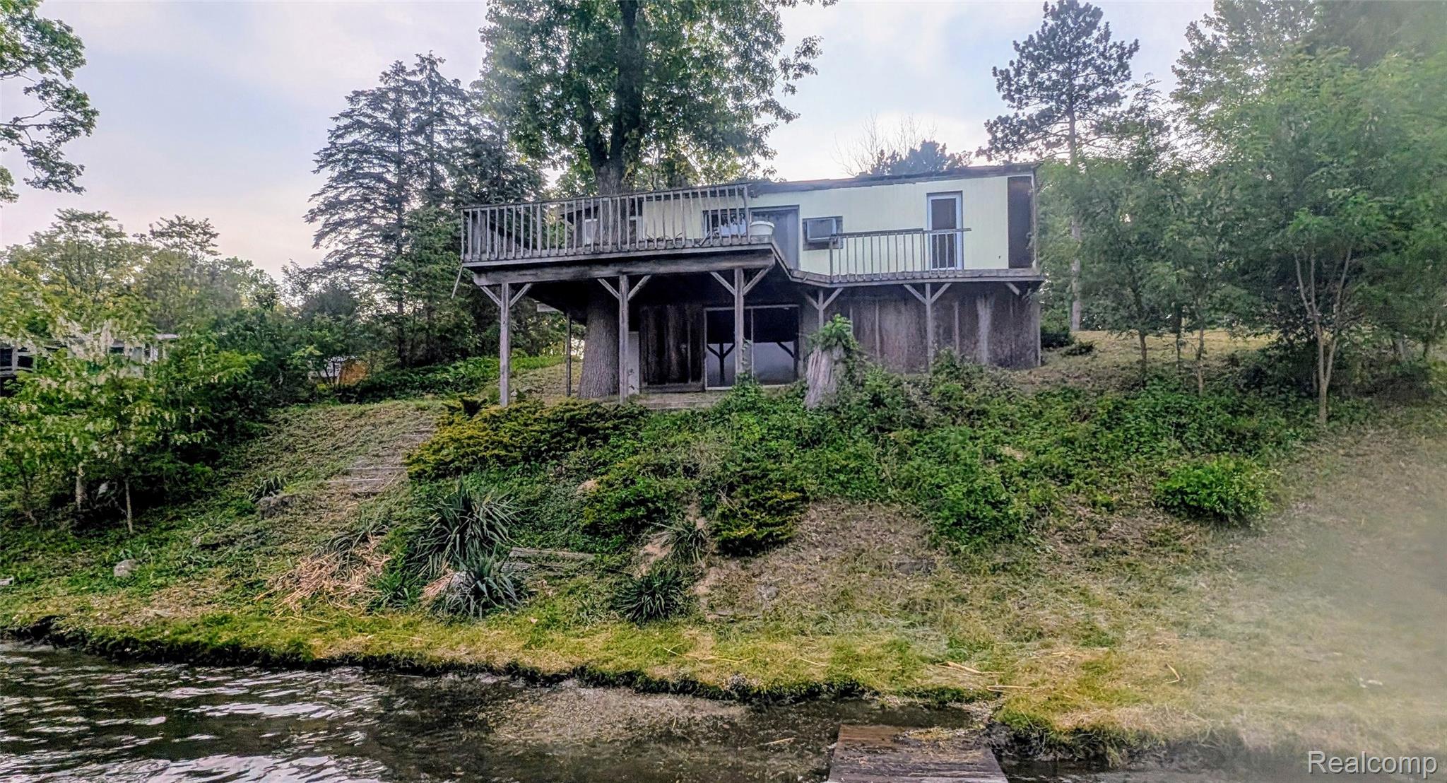 15229 Longfellow Drive