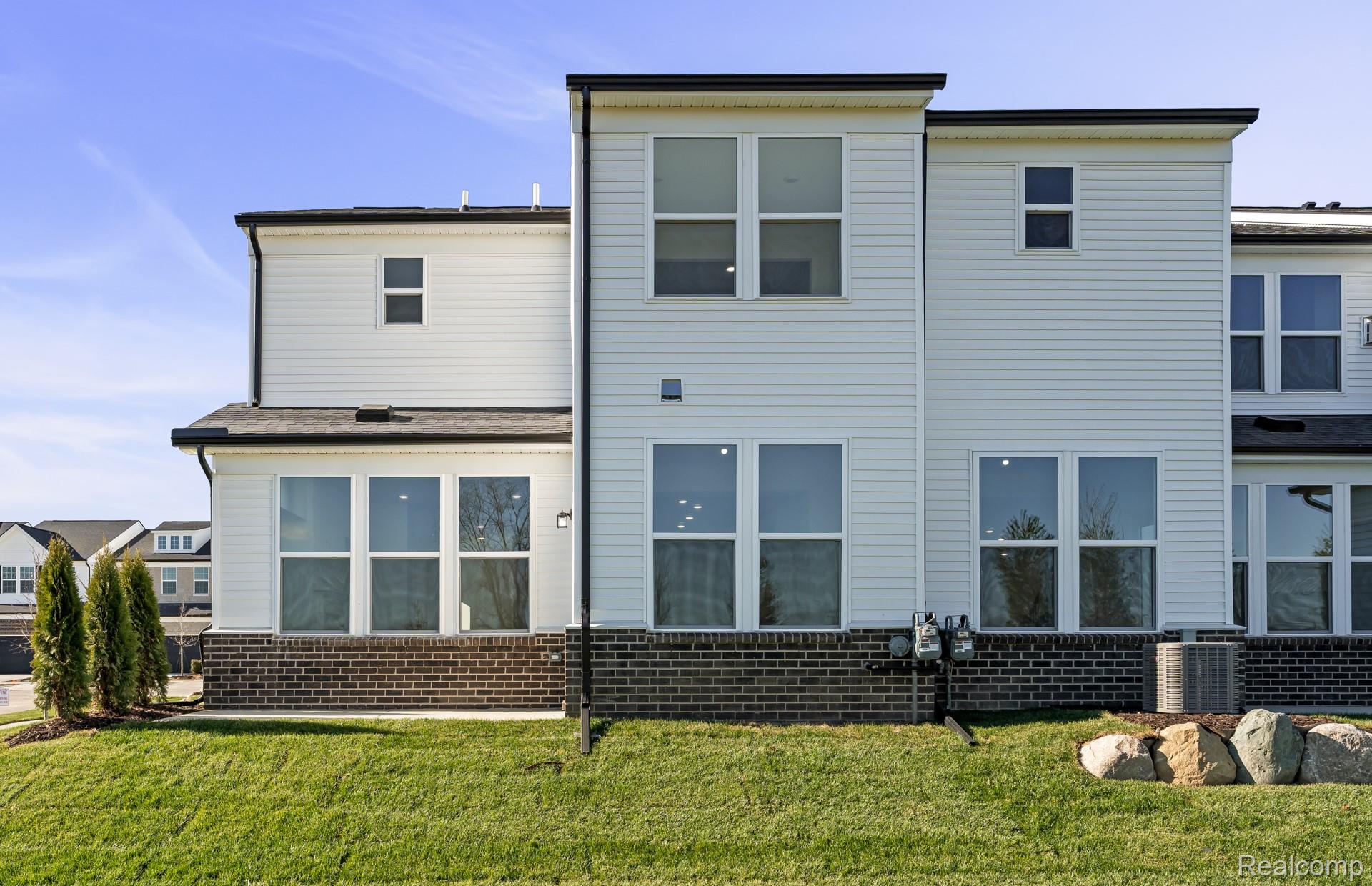 5574 East Spaniel Drive