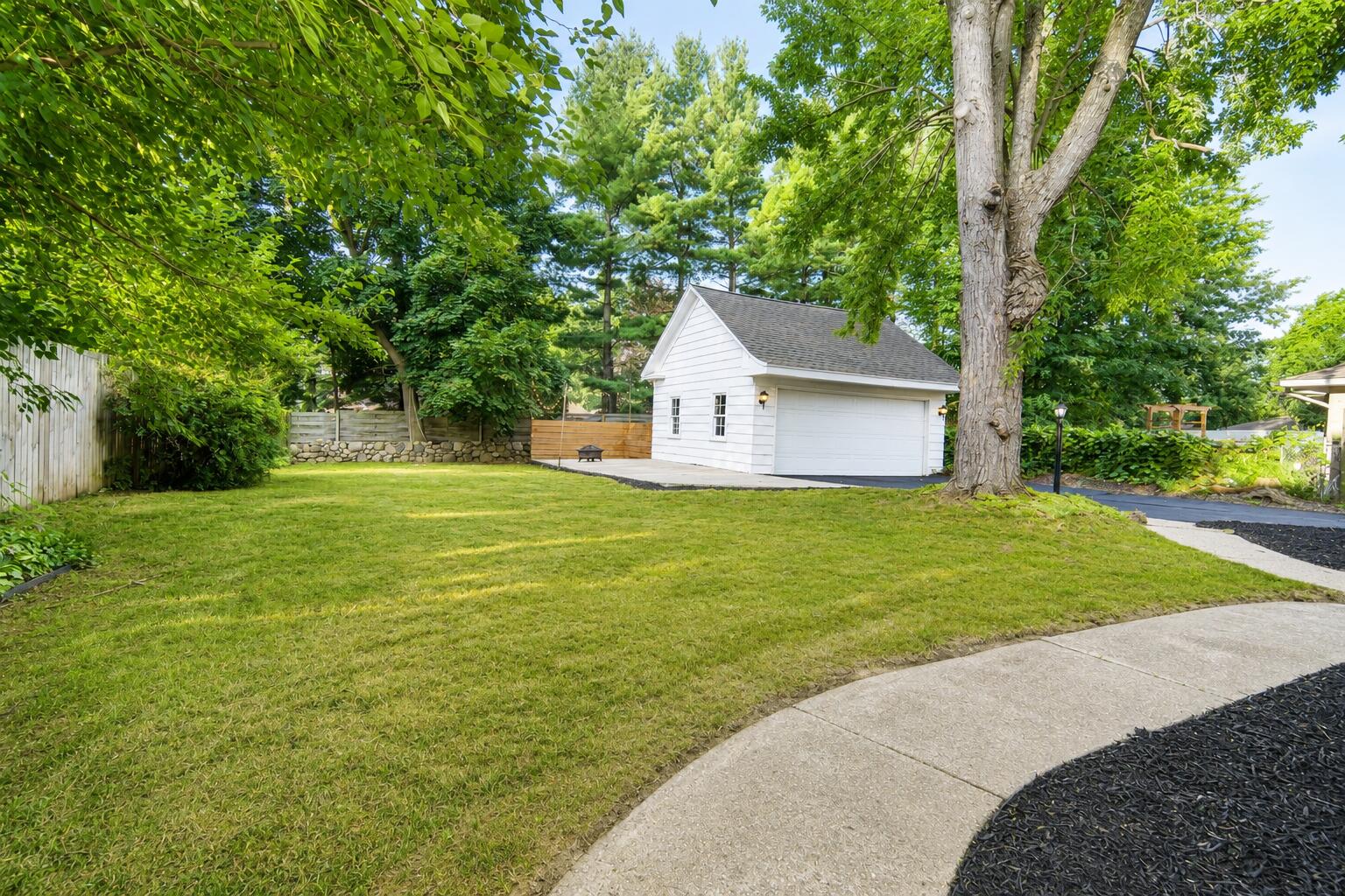 524 3 Mile Road NE