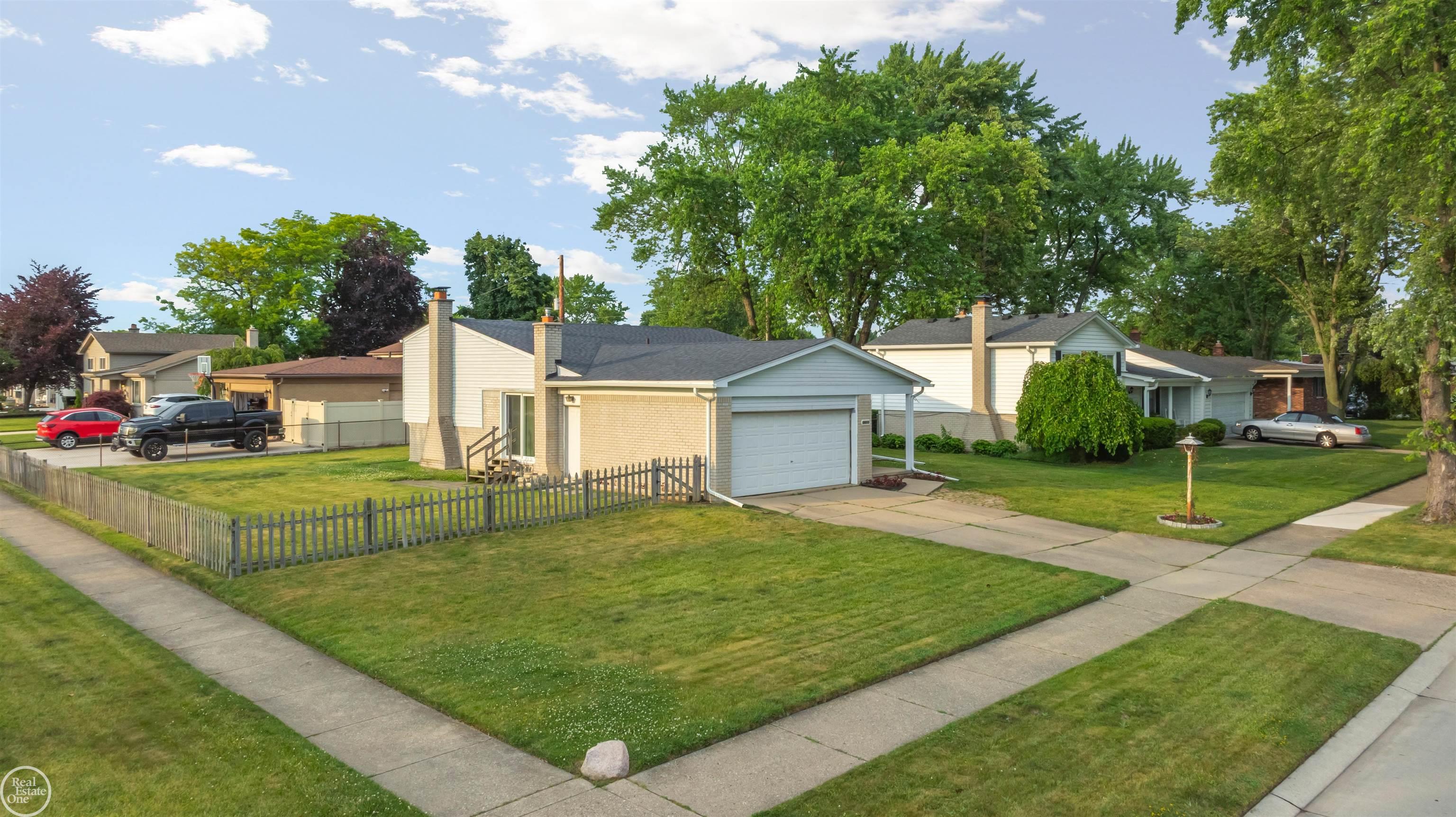 14103 Heritage Road