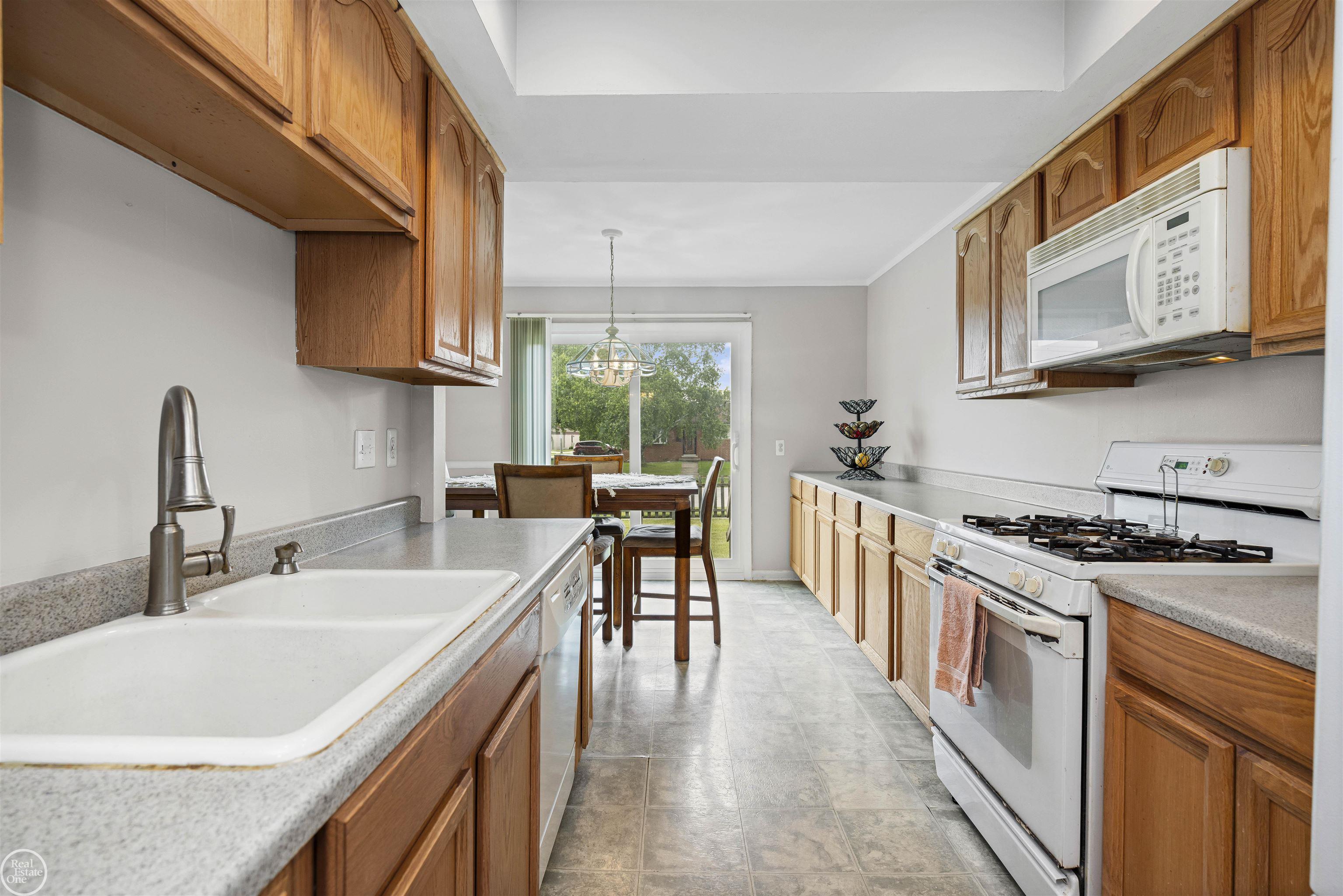 14103 Heritage Road
