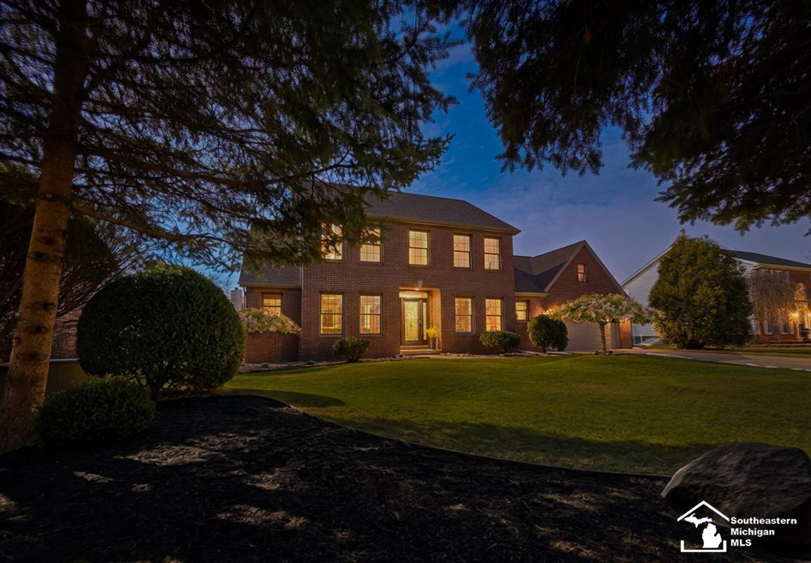 986 Regents Park Drive