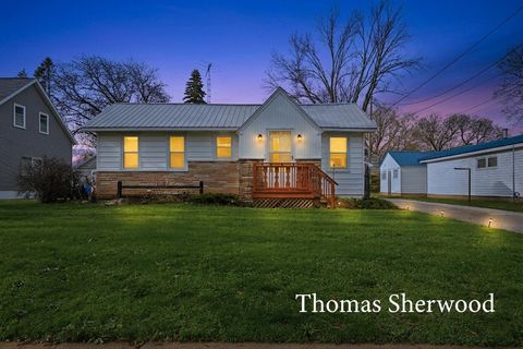 409 W Oak Street Fremont City MI 49412