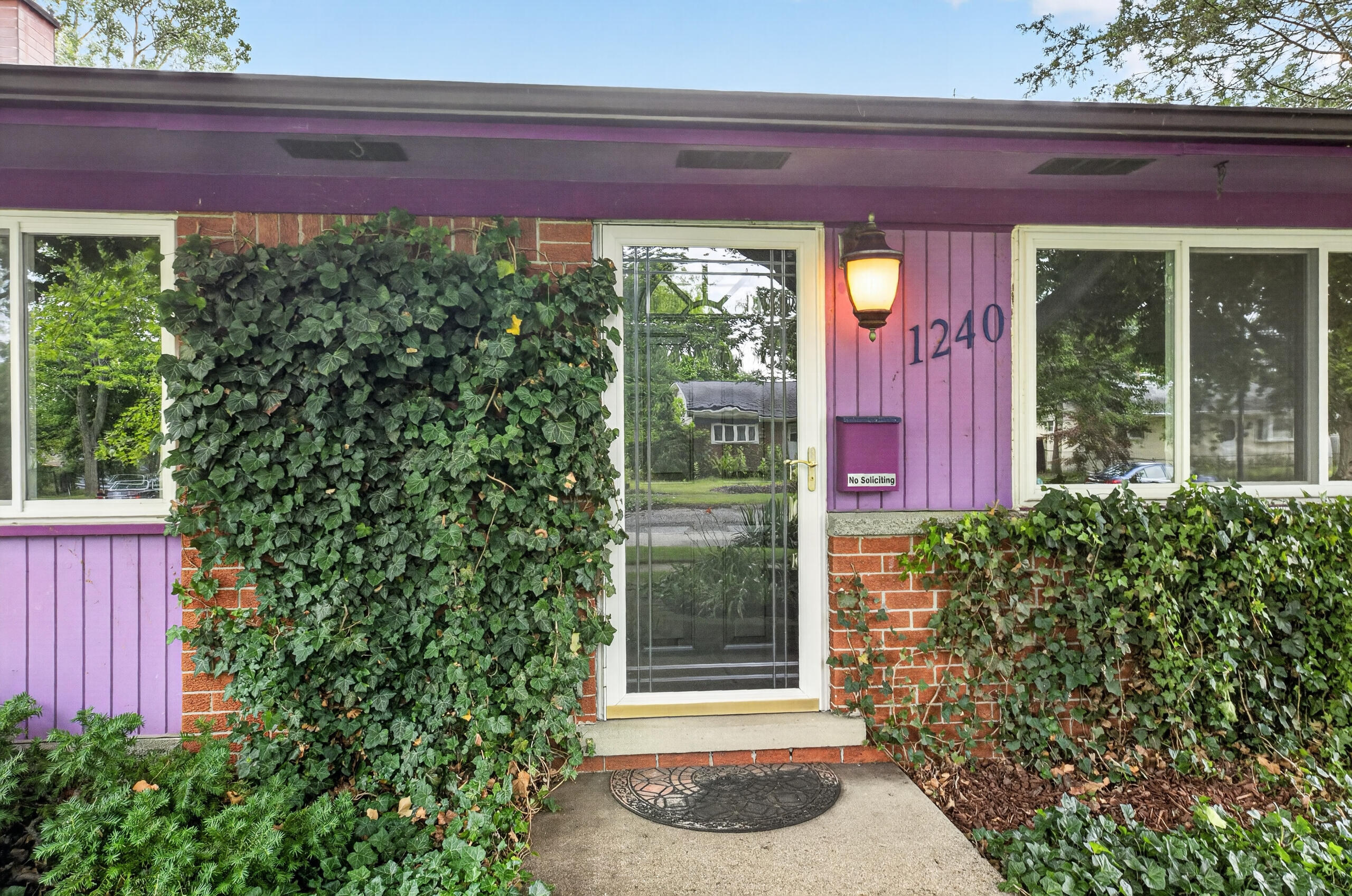 1240 Pageant Avenue