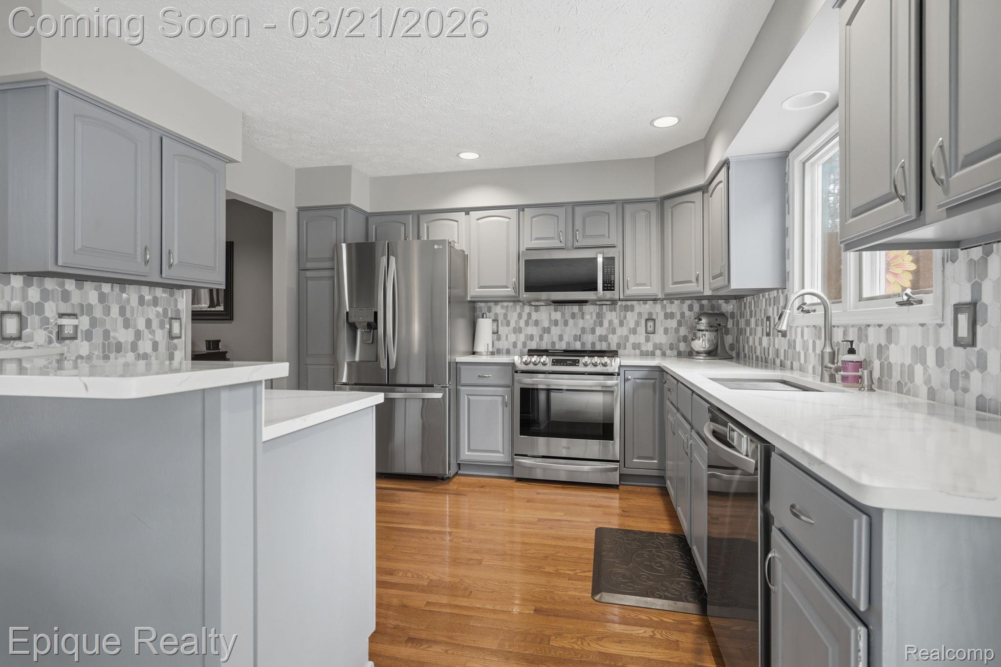 6607 Ridgeview Drive