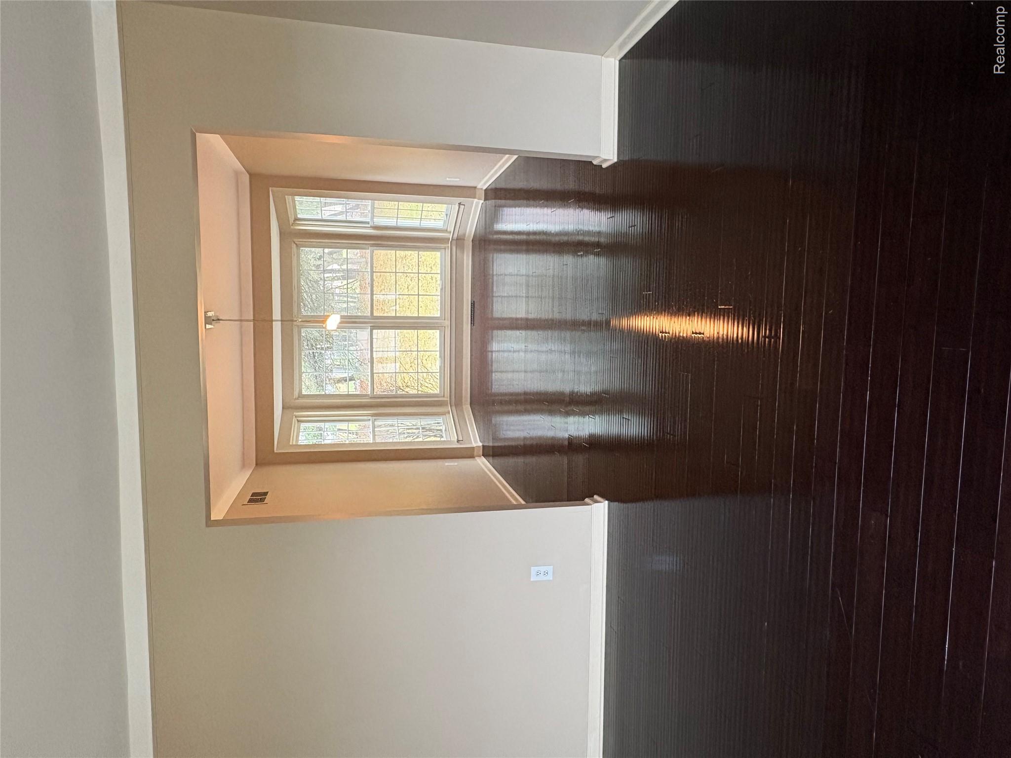 172 Parsons Lane, Rochester Hills, MI 48307 — MLS #20261017503 — photo 6 of 24