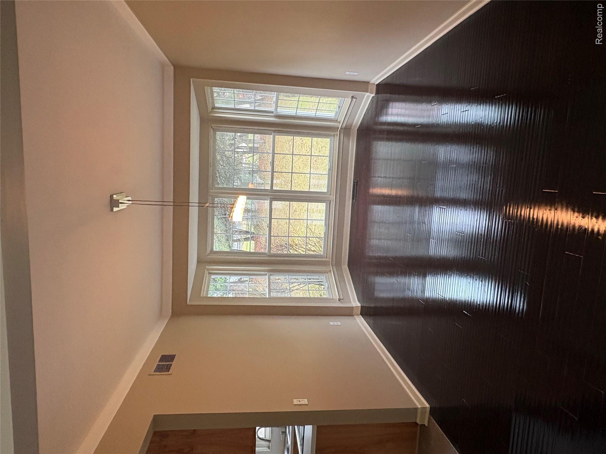 172 Parsons Lane, Rochester Hills, MI 48307 — MLS #20261017503 — photo 7 of 24