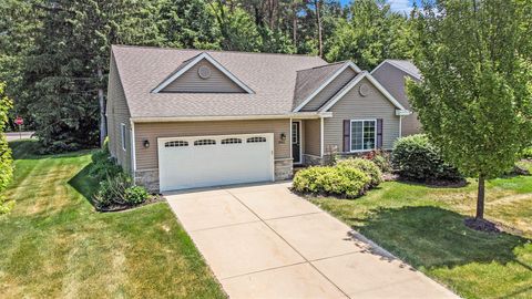 9963 Whispering Woods Drive Hamburg Township MI 48169