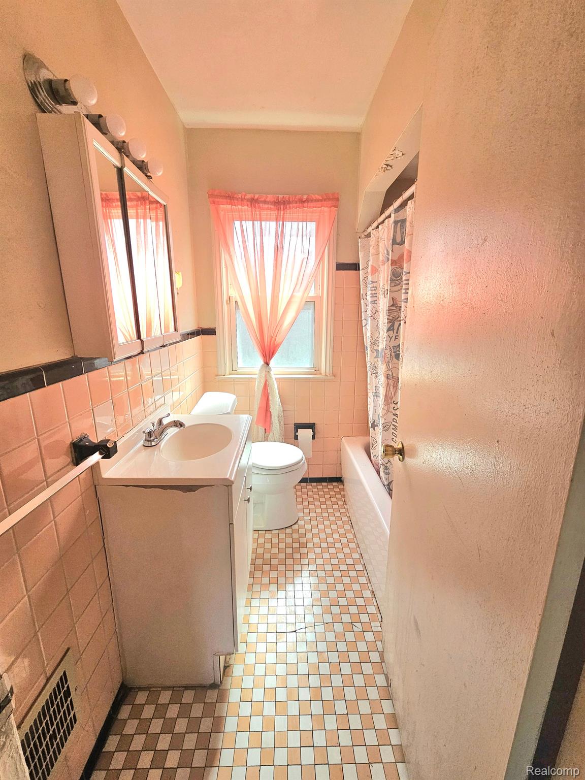 1014 ARLINGTON Street