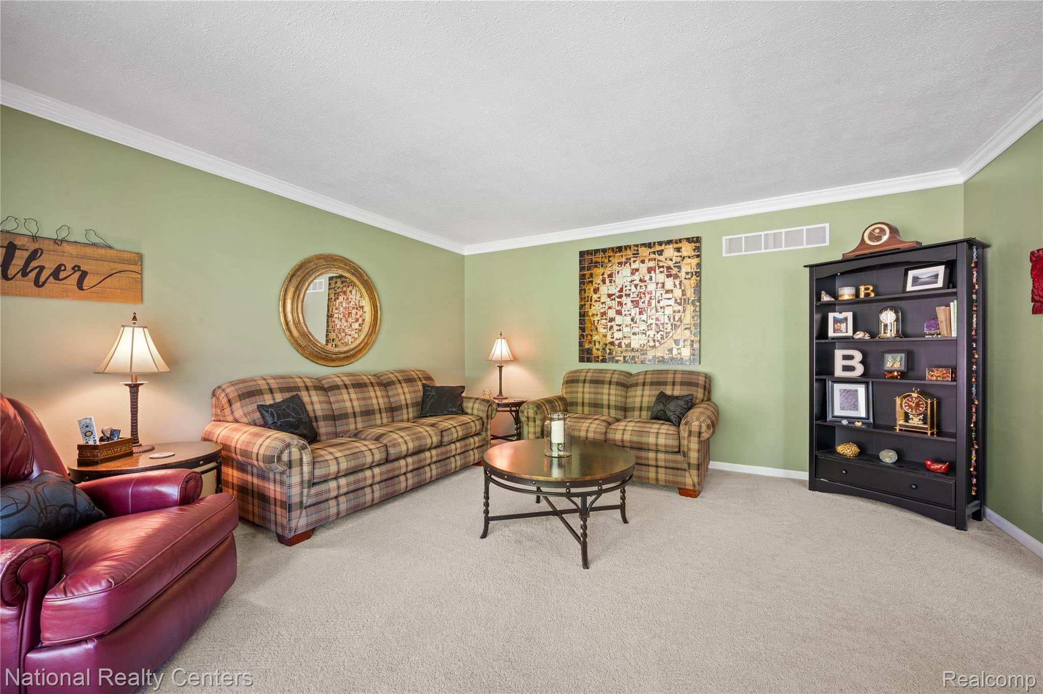 16 Lakeridge Drive