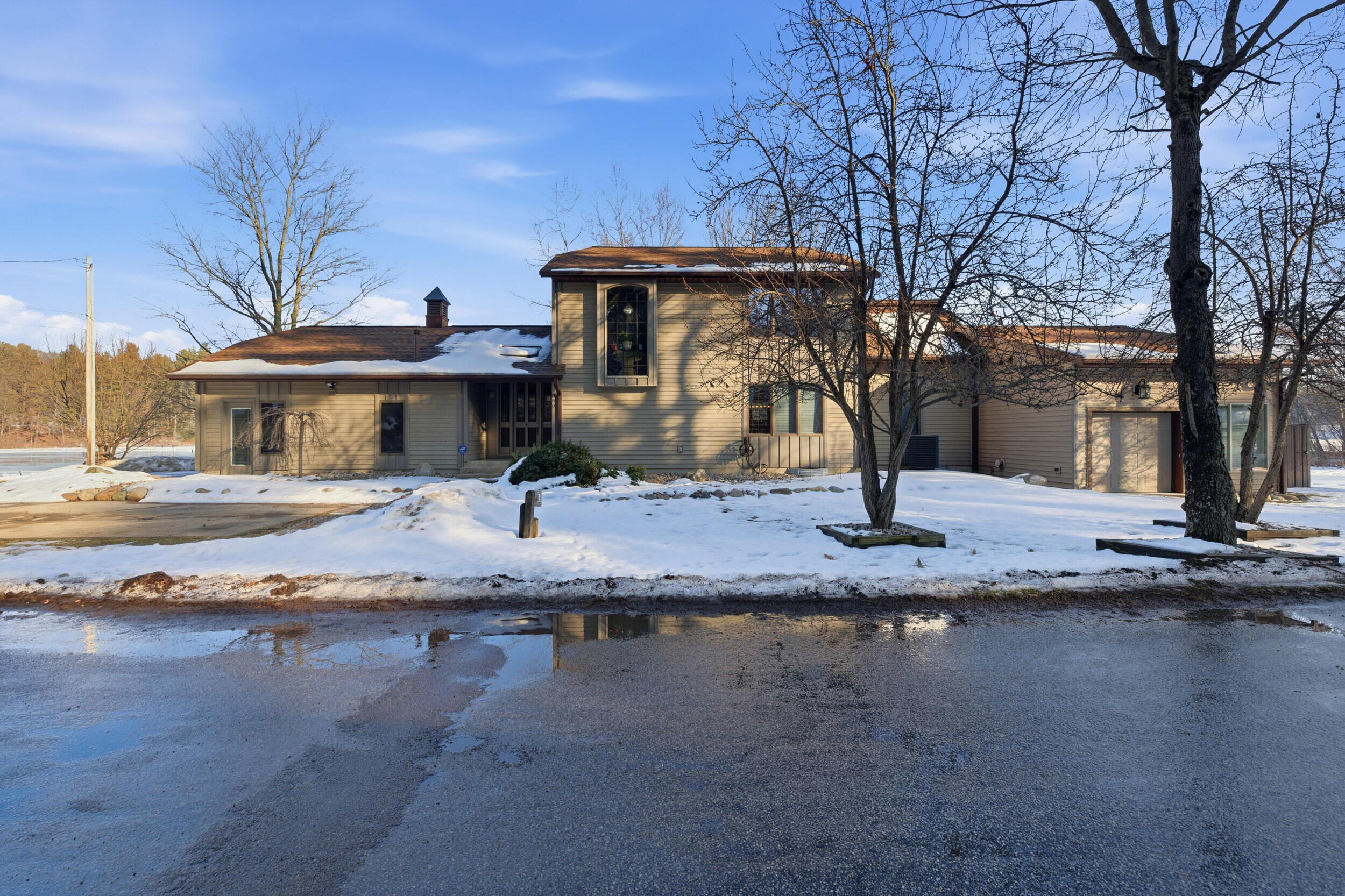 360 W Baldwin Lake Drive